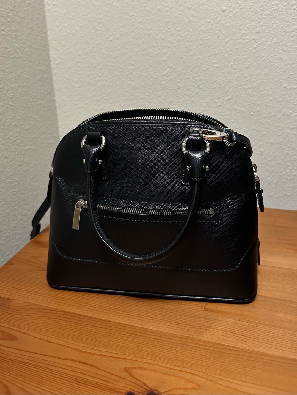Mini Darina Salvatore Ferragamo Dome Satchel Black EUC - Picture 4 of 5